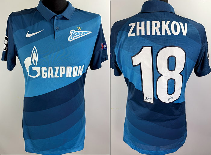 2Moskau,Zenit - Trikot 2020  | Original match worn Zenit Moskau Spielertrikot mit der Nummer 18 von Juri Zhirkov.Getragen im Championsleague-Spiel gegen Borussia Dortmund am 08.12.2020. Trikot stammt aus der Sammlung einen ehemlaigen Mitarbeiters von Borussia Dortmund. Status AAB