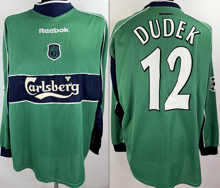 2Liverpool,FC - Trikot 2001  | Original match worn FC Liverpool  Spielertrikot mit der Nummer 12 von Jerzy Dudek.Getragen im Championsleague-Spiel gegen Borussia Dortmund am 19.09.2001. Trikot stammt aus der Sammlung einen ehemlaigen Mitarbeiters von Borussia Dortmund. Status AAB
