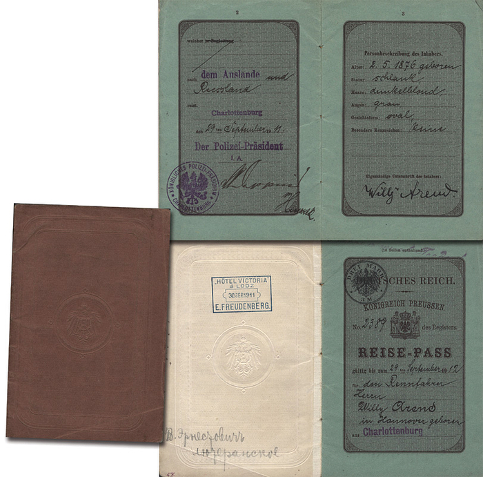 Arend, Willy -Reisepass 1911  | (1876-1964) Original Reisepass von Willy Arend "Deutsches Reich Reose - Pass No. 2389 gültig bis zum Septmeber 1912". Innen mit mit original Signatur von Willy Arend. Ausgestellt am 29.09.1911 für Reise "nach dem Auslande und Russland". 16 Seiten Karton 14x9 cm. Passfotos wurden damals noch nicht in Reisepässe eingefügt. Mit drei russischen Grenzstempeln. Willy Arend, deutscher Radrennfahrer und erster deutscher Profi-Weltmeister im Radsprint 1897, 3-facher Sieger der Europa-Meisterschaft 1897, 1898 und 1901 und 2-facher Deutscher Meister 1896 und 1921.