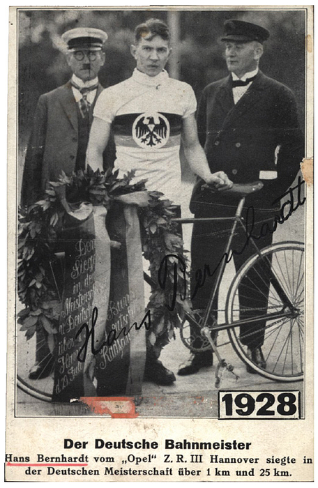Bernhardt, Hans  | (1906-1940) Postkarte mit original Signatur von Hans Bernhardt (GER). Bronzemedaille bei den Olympischen Spielen 1928 im Tandem, 14x9 cm