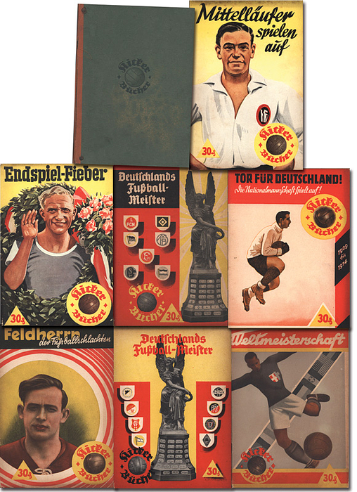 Kicker-Bücher  | "Kicker-Bücher". Original Sammelordner mit allen acht "Kicker-Büchern". (Weltmeisterschaft 1934; Das Wunderteam; Feldherrn der Fußballschlachten; Deutsche Fußball-Meister Teil 1 + 2; Tor für Deutschland; Endspiel-Fieber; Mittelläufer spielen auf). Alles original Ausgaben.