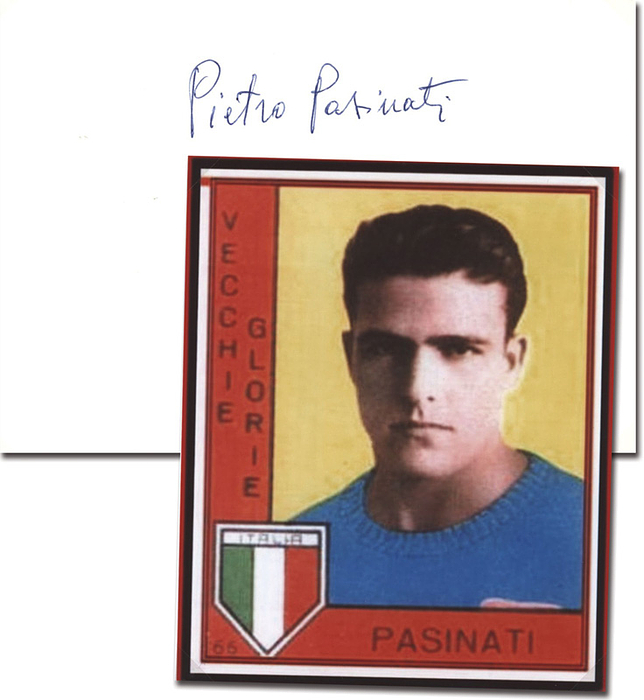 Pasinati, Pietro „Piero“  | (1910-2000) Karteikarte mit original Signatur von Pietro „Piero“ Pasinati. Fußball - Weltmeister 1938 mit Italien. Er wurde während der WM einmal eingesetzt. 12 Länderspiele für Italien. 15x10,5 cm
