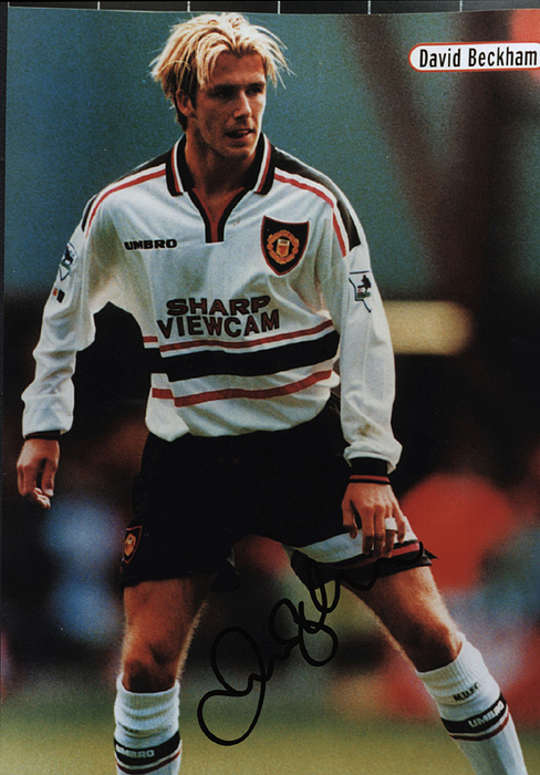  - Colour autograph Reprocard with original signature of Manchester United player David Beckham (England). 30x20 cm. Condition: A