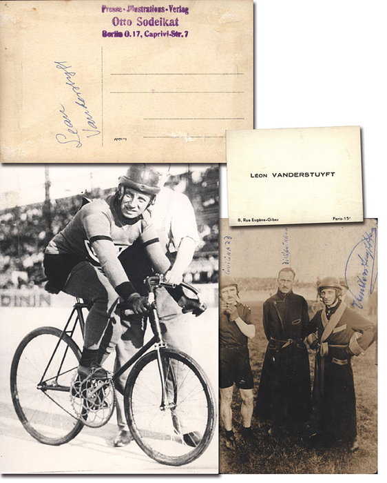 Vanderstuyft, Léon  | (1890-1964) Postkarte mit original Signatur von Léon Vanderstuyft (BEL). 1922 Weltmeister Steher, 1910 Vize-Weltmeister. 13,5x9 cm. Dabei: Eine Visitenkarte von Vanderstuyft, eine unsignierte Postkarte und Pressefoto.