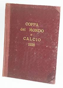  - World Cup 1938. Nos. 23–26, *Il Calcio Illustrato* (1938). All World Cup issues of the famous Italian sports newspaper. 64 pages, 35 x 26 cm, hardcover, approx. 150 black-and-white photos, Milan 1938. --Detailed reports on the 1938 Football World Cup. Includes issue No. 26, featuring a detailed report on the final match between Italy and Hungary (4–2). 13 pages with approximately 45 black-and-white photos. Condition: C - Bild 2