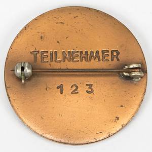  - Olympic Games 1936. Participation badge Garmisch Partenkirchen. Engraved at the rear with „Teilnehmer 123“ (Participant No. 123). Bronze, coloured enamel. Size 3.3 cm Condition: A - Bild 2
