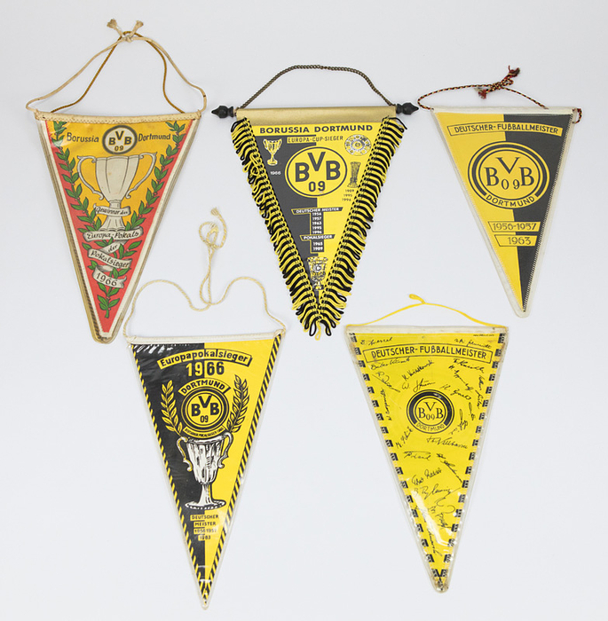Dortmund, Borussia - Wimpel  | 6 verschiedene Souvenirwimpel von Borussia Dortmund aus der Zeit 1963-1968 + 1996. 28x20 cm bis 26x15 cm.