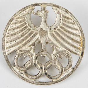  - Official pin of the DRvL (Deutscher Reichsausschuss für Leibesübungen - German National Organisation for Physical Exercise - the former German NOC) for German medallist at the Olympic Games 1932. Silver plated bronze, Made by Reebohaus, Bonn, 2,2 cm. Very rare pin. Condition: A- - Bild 2