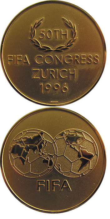 FIFA-Medaille 1996  | Vergoldete Teilnehmermedaille für FIFA-Mitglieder am Jubiläumskongress „50th FIFA Congress Zurich 1996“ am 21.Mai 1994 in Zürich. 5cm