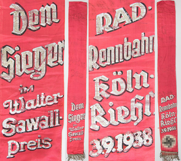 Sorry, no english description is available. ...  -  Condition: C.....Schriftzug leicht abgeblättert! Diese Siegerschleife war ursprünglich an einem Siegerkranz befestigt.ARCHIV
