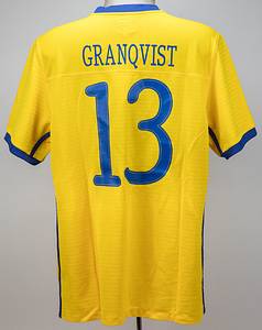  - Original match-worn/issued Sweden player shirt with squad number 13. Worn by Granquist on 17 November 2010 in the friendly match against Germany (0–0). Status: AAB. --Short-sleeved jersey; size XL; embroidered association and Umbro logos; player name, match print, and squad number (front and back) in rubberized print; Umbro. ------The consignor obtained this jersey directly from a former DFB team staff member. Condition: A - Bild 2
