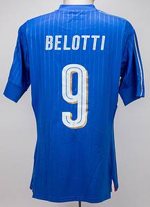  - Original match-worn/issued Italy player shirt with number 9 on the back. Worn by Belotti on November 15, 2016, in the friendly match against Germany in Milan (0–0). Status: AAB. --Short-sleeved jersey; size 56/58; association logo, Puma logos, and match details in rubberized print; player name and squad number (front and back) in rubberized print; Puma PowerCell technology. --The consignor obtained this jersey directly from a former DFB team staff member. Condition: A - Bild 2