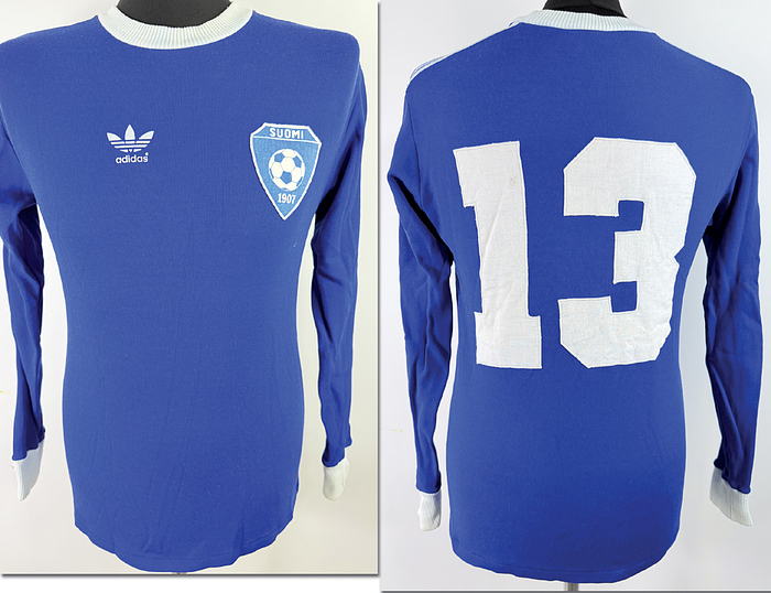 Finnland - Trikot 1977  | Original match worn Finnland Spielertrikot der mit der Nummer 13 von . Getragen von Jouko Souomalainen in einem  Länderspiel in 1977. Status: ABC