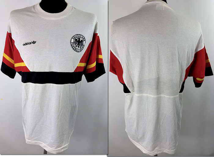 DFB  - Trainingsshirt 1986 WM  | Original match worn DFB Trainingstrikot. Wurde in Trainigsspielen in den Jahren 1986-1987 eingesetzt. Status ABB