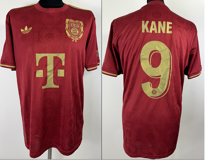 - Original match-issued FC Bayern player shirt with Harry Kane's number 9. This 125th anniversary jersey was prepared for the semi-finals of the FIFA Club World Cup in the event that FC Bayern would have met Real Madrid. Status: AAB. Short-sleeved shirt; size L; club emblem, manufacturer logo Adidas glued on; sponsor 'T..., club name, player number and player name rubberized; back number 25 cm high; Club World Cup patch, Football Unites The World patch and Audi sleeve patch rubberized on; 100% polyester; Made in Thailand; --Comes from the collection of a Bayern Munich  employee. Condition: A