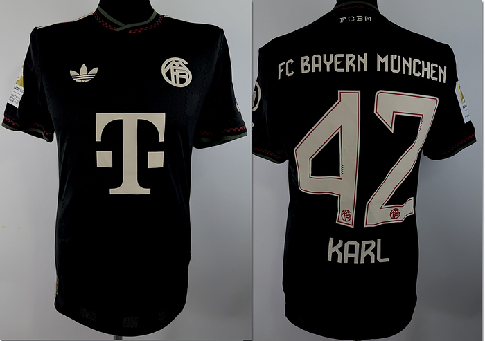 München,FC Bayern  - Trikot 2025  | Original match worn FC Bayern  Spielertrikot mit der Nummer 42 von Lennart Karl. Getragen in einem Bundesligaspiel in der Saison 2025/2026. Status ABB