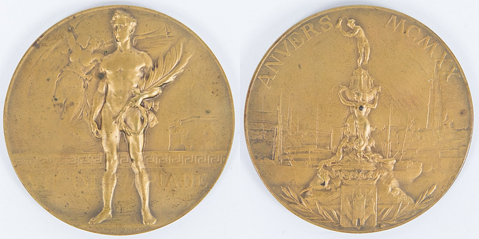 Siegermedaille 1920  | Bronzemedaille von den VII. Olympischen Spielen 1920 in Antwerpen für den 3. Platz.  Bronze, 6 cm (Entwurf von Josué Dupon)