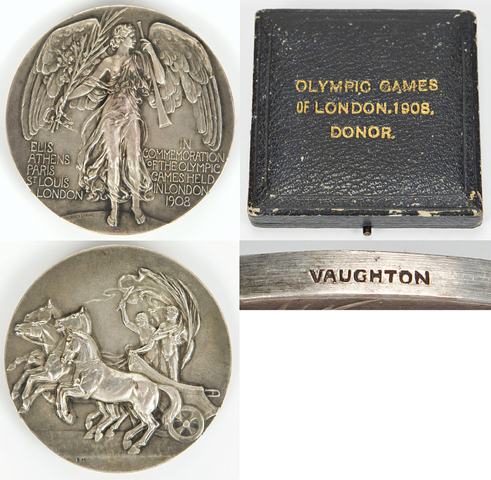 Teilnehmermedaille 1908  | Offizielle Teilnehmermedaille der Olympischen Spiele 1908 „In Commemorative of the Olympic Games held in London 1908“. Mit Randgravur "Vaughton".  Von B. Mackennal. Bronze, versilbert, 5cm. In original box mit der Aufschrift "Olympic Games of London 1908. Donor".