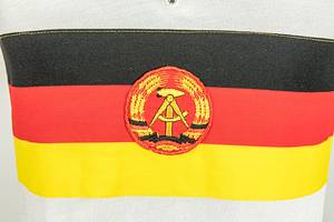 Meisterschaftstrikot 1976  | Original Meistertrikot des DDR-Radsportmeisters Mannschaftszeitfahren 1976 der Männer. - Bild 2