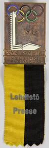  - Olympic Games 1952. Participation Badge Press Helsinki 1952 „Lehdistö Presse" (Press) with black-yellow silk ribbon. Bronze, multicouloured enameled. Very rare!! 11.5x3.3 cm Included: original paper bag for the badge Condition: A - Bild 2