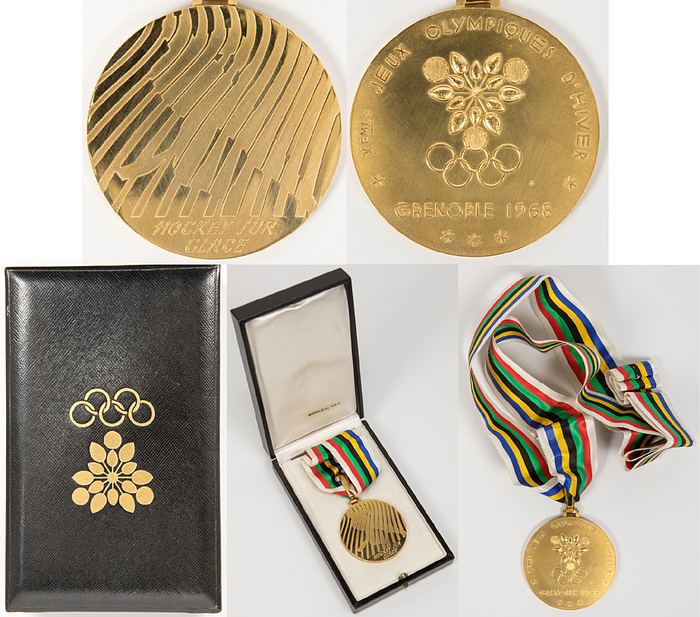 Siegermedaille 1968  | Siegermedaille für den 1.Platz im Eishockey für die UdSSR bei den Olympischen Winterspielen Grenoble 1968. Mit der Aufschrift "Hockey sur Glace". Silber, vergoldet (6 cm, Gewicht 122 Gramm) mit Seidenband im Originaletui.