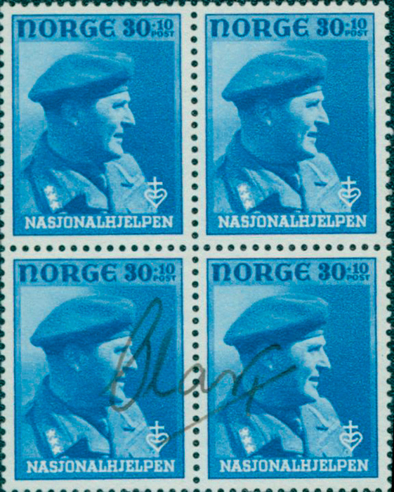 Kronprinz Olav  | (1903-1991) Vier Briefmarken im Block (ba 1946) mit dem Portrait des norwegischen Königs Olav V mit original Signatur "Olav". Goldmedaille bei den Olympischen Spielen 1928 in der 6m-R-Klasse Segeln. 8x5 cm.