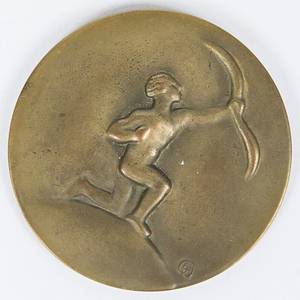  - 1937 ISSF World Shooting Championships: 1) Official participant badge for the 1937 ISSF World Shooting Championships in Helsinki. Silver-plated bronze, with a blue-and-white silk rosette, 5.5 cm. 2) Participant medal for the 1937 World Shooting Championships in Helsinki, bronze, 4.5 cm. In original box. 3) Official complete program and regulations for the "Världsmästerskapen i Skytte" (World Shooting Championships), July 30 – August 9, Helsinki. 76 pages with illustrations, cardstock cover, 19 x 13 cm. Condition: A-C - Bild 6