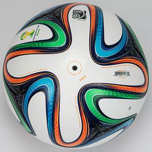 Adidas Ball 2014  | „Adidas Brazuca Official Match Ball FIFA World Cup Brazil" 2014. Vom Jahrhundertspiel gegen Brasilien. Mit match print "8 July 2014 Semi - Final Brazil - Germany. Belo Horizonte, Estadio Mineiro". FIFA approved (A). Größe 5. Made in China. - Bild 4