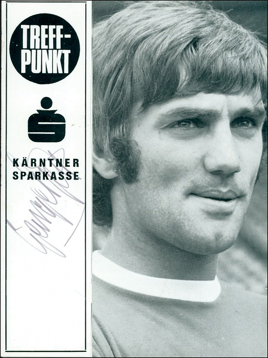  - (1946-2005) Black and white autographed card (Kärntner Sparkasse) with the original signature of George Best. Football legend, Manchester United player and Northern Ireland international. European Footballer of the Year 1968. 14.5 x 11 cm. --Very rare autographed card. Adhesive residue on the back. Condition: B+