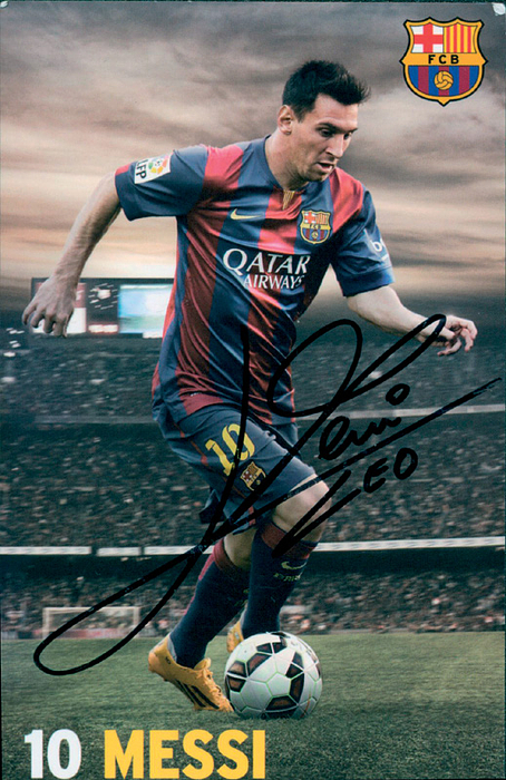  - Colour autograph card "Messi 10. FC Barcelona" with original signature of the multiple World Footballer and Argentine World Champion Lionel Messi. 14.5x10cm. Condition: A