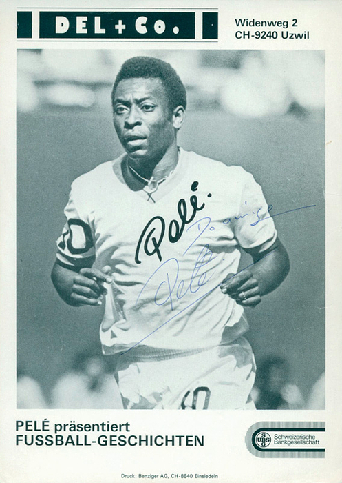 Pele  | (1940-2022) Seltene Autogrammkarte "Del&Co" mit faksimile Unterschrift und Originalsignatur mit Widmung "Do amigo" der Fußball-Legende Pele., 18x12,5cm.