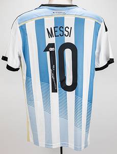 Original adidas Fanshirt Messi signed - Original adidas fan shirt of the Argentina national team, featuring the number "10 Messi" on the back. It bears an authentic signature from superstar Lionel Messi on the back; the signature was written in silver pen across the number "1". Size L. Includes an authenticity hologram from "Witness Autographs". Condition: A - Bild 2