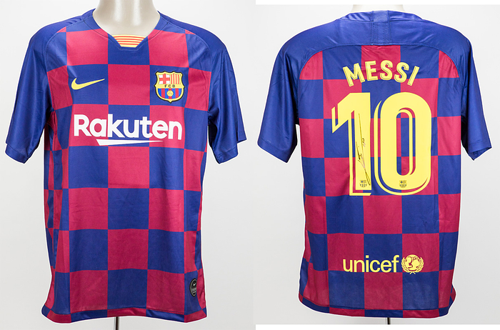 Messi - Barcelona, FC  | Original Nike Fanshirt FC Barcelona 2019/20 mit der Rückenummer "10 Messi". Mit original Signatur von Lionel Messi auf der Rückennummer. Größe L. Mit Echtheitszetifikat von "A1 Sporting Memorabilia". In original Box von A1 Sporting Memorabilia.