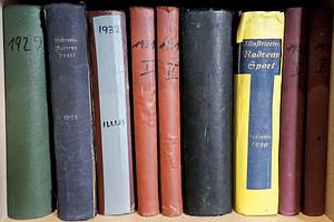 Illustrated Cycling and Motorcycle Racing. A collection of 13 annual volumes spanning the years 1921 to 1935. approx. 20,000 pages, 21 x 29 cm, cloth/half-cloth binding, approx. 4,000 black-and-white photographs. --Includes the years 1921 and 1924 through 1935. A Berlin-based periodical featuring reports on local events as well as national and international competitions. -- The volumes have not been collated; they are likely incomplete and in an acceptable state of preservation. ARCHIVE. Condition: C - Bild 4