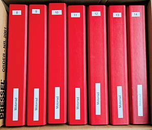 Sammlung Motorrad Straße 1949 - 2022  | 30 Ordner mit ca. 6000 verschiedenen Autogrammbelegen von ca. 1200 Rennfahrern des Motorrad Weltmeisterschaften von 1949 - 2022. Dabei fast alle Motorrad - Weltmeister aller Klassen von 1949 - 2022 (außer Ambrosini). Ca. 90% der Piloten die Platz 1-3 belegt haben vorhanden. Ca. 75% wurden von dem Sammler Fritz Weber (GER) face-to-face geholt. - Bild 3
