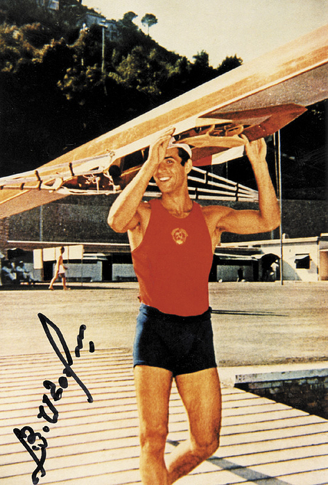 Sorry, no english description is available. ... Olympic Games 1956 Autograph Rowing USSR -  Condition: A.....Auf Bildbeleg sehr selten!.