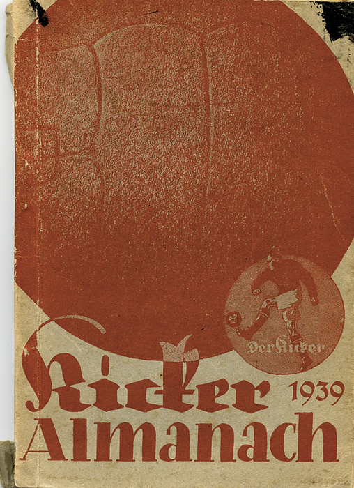 German Football Yearbook 1939 from Kicker - Size 10x14cm, 192 pages. (GERMAN). With some damages Condition: C