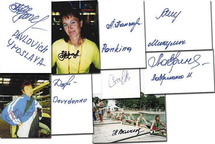 Bronzemedaille im Rudern Achter Frauen für Belarus bei den Olympischen Spielen 1996 mit den original Signaturen von Natallja Laurinenka, Aljaksandra Pankina, Natallja Woltschak, Tamara Dawydsenka, Waljanzina Skrabatun, Alena Mikulitsch, Natalja Stassjuk, Marina Snak und Jaraslawa Paulowitsch Karteikarten und Farbfotos, je 15x10 cm + 10x7 cm. KOMPLETTES TEAM.