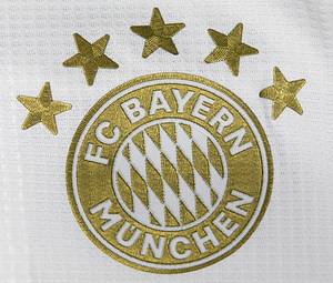 Original match worn Spielertrikot vom FC Bayern München mit der Rückennummer 21. Getragen von Lucas Hernandez am 21.08.2022 im Spiel der Fußball Bundesliga gegen den VfL Bochum. Bochum - Bayern 1:7. Hernandez ist 37-facher Nationalspieler von Frankreich. Status: AAB. - Bild 4