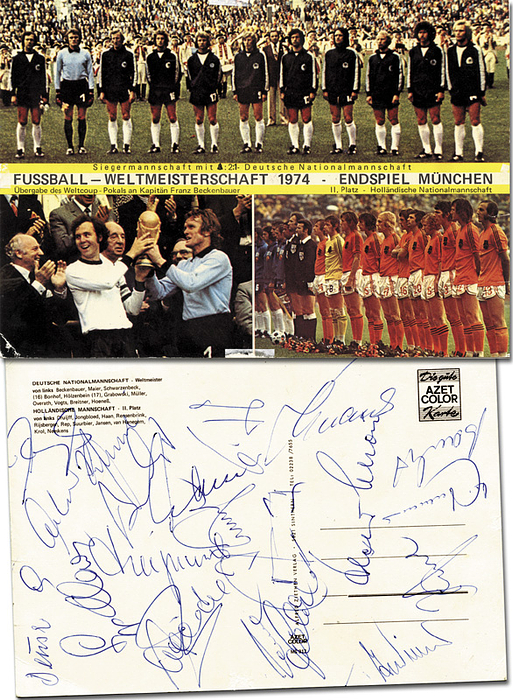 Weltmeister 1974  | Farb-Großpostkarte von "Ziethen" von der Fußball - Weltmeisterschaft 1974 mit 19 original Signaturen der deutschen Weltmeister von 1974 und Uwe Seeler. 21x14,5cm.