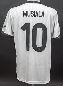 2025 match worn football shirt Germany Musiala - Original match-worn/issued Germany shirt with the number 10. Worn by Jamal Musiala in the UEFA Nations League semi-final between Italy and Germany (1:2) on March 20, 2025 in Milan. This special shirt commemorates 125 years of the German Football Association. Status: AAB. This shirt was only worn in the two matches against Italy (March 20 and 23, 2025)! (probably caused by strong pulling on the shirt by an Italian player).---Short-sleeved jersey; size M; DFB special patch "125 German Football Association" (embroidered and sewn), embroidered adidas logo; rubberized player name and number (front and back); embroidered German flag in the collar; jersey with UEFA Nations League patch and UEFA Foundation for Children "10 Years" patch; adidas Aeroready. And sewn-on white adidas shield with embroidered adidas logo, DFB logo, and "Founded 28.01.1900" lettering. Jersey comes from a DFB employee.--The German Football Association is celebrating ist 125th anniversary this year and has launched a special jersey for the occasion: the DFB Anniversary Jersey 125 Years. This jersey combines the legacy of all previous Germany jerseys and is a tribute to the long history of German football. The DFB Anniversary Jersey 125 Years is characterized by a classic and understated design. The main color is cream white, combined with a black collar and black cuffs. The historical elements are particularly striking. The jersey features the Adidas Trefoil logo, reminiscent of earlier designs. The first DFB logo from 1900 has also been incorporated in a special 125th anniversary version. An embossed eagle is incorporated behind the classic crest as a symbol of German football tradition. The German flag is a subtle detail on the inside of the back collar. A museum piece! Condition: A- - Bild 3