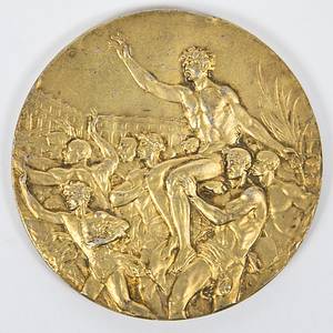 Siegermedaille 1936  | Siegermedaille in Gold „XI.Olympiade Berlin 1936“ von Ernst Ihbe (1913 - 1992; GER) für den  1. Platz in 2000 m Tandem Sprint mit Carl Lorenz. Mit Punze des Herstellers „B.H.Mayer, Pforzheim 990“. Silber (gepunzt, 990er, Gewicht: 74 Gramm), vergoldet, 5,5 cm im original Lederetui mit geprägtem Deckel. - Bild 2