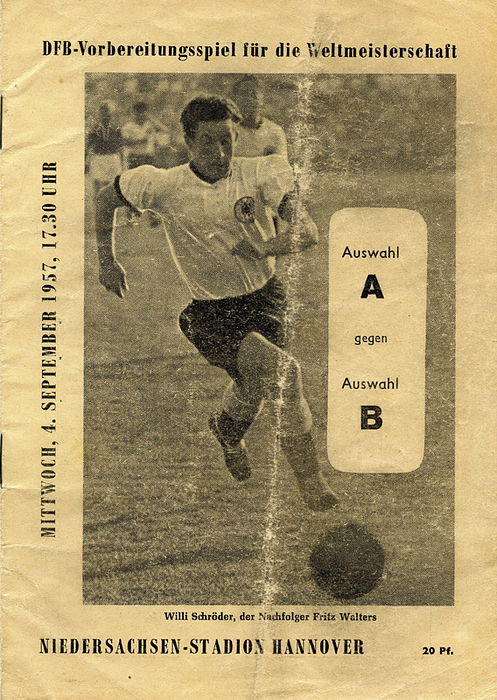 Deutsche Nationalmannschaft A - Deutsche Nationalmannschaft B 4.9.1957, Hannover. Vorbereitungsspiel für die Weltmeisterschaft.