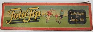 Toto-Tip. Fussballspiel für Jung und Alt. Hersteller Georg Bauer ca. 1951. In original Karton, 46,5x14,5x5. - Bild 2