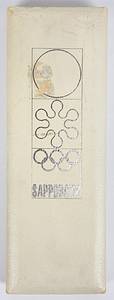 Offizielles Teilnehmerabzeichen Sapporo 1972 „Official“. Bronze, versilbert. Schriftleiste violett emaliert. Mit grünem Seidenband, 14x3,8 cm. Mit original Box. - Bild 4