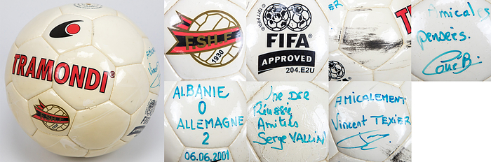 Spielball 2001 Deutschland v Albanien  | Original Spielball vom Länderspiel Albanien v Deutschland (0:2) am 6.6.2001 in Tirana. Qualifikationsspiel zur Fußball - Weltmeisterschaft 2002.  Lederball "Tramondi F.SH.F. 1930". Vom Schiedsrichter handschriftlich beschriftet, außerdem original Signaturen der Assistenz - Schiedsrichter. Mit Spielspuren. Status:AAA.