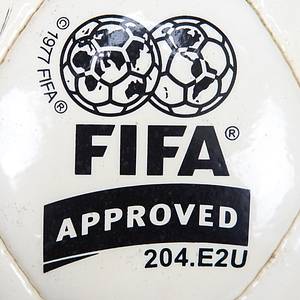 Spielball 2001 Deutschland v Albanien  | Original Spielball vom Länderspiel Albanien v Deutschland (0:2) am 6.6.2001 in Tirana. Qualifikationsspiel zur Fußball - Weltmeisterschaft 2002.  Lederball "Tramondi F.SH.F. 1930". Vom Schiedsrichter handschriftlich beschriftet, außerdem original Signaturen der Assistenz - Schiedsrichter. Mit Spielspuren. Status:AAA. - Bild 8