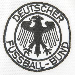 DFB - Trikot 1986 WM  | Original match issued Spielertrikot von Deutschland mit der Rückennummer 18. Getragen von Uwe Rahn (wurde nicht eingesetzt) am 25.06.1986 im Halbfinale bei der Fußball - Weltmeisterschaft 1986 gegen Frankreich. Frankreich - Deutschland 0:2. Rahn ist Vize-Weltmeister 1986. Tauschtrikot! Status:AAA --Eines der seltensten und gesuchtes deutschen WM-Trikots. - Bild 6