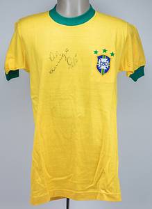 Brasilien - Trikot 1971  | Original Spielertrikot von Brasilien mit der Rückennummer 10. Mit Original Autograph " do amigo Pele" von Pele auf der Vorderseite. Trikot wurde 1971 signiert!. - Bild 2