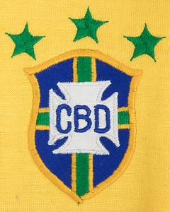 original football shirt Brazil, Pele signed 1971 - Original Brazil player jersey with the number 10. With Pele's original autograph "do amigo Pele" on the front. The jersey was signed in 1971! --Short-sleeved jersey; size approx. L; embroidered federation logo, three championship stars, and back number; Athleta. Pele gave original signed Brazilian national team jerseys to good friends or on special occasions. Most of these jerseys were given away by him on the occasion of his farewell game in 1971. A very fine piece from one of the best and most popular players in football history. --From the collection of a journalist who knew Pele personally since 1957! Condition: A- - Bild 4